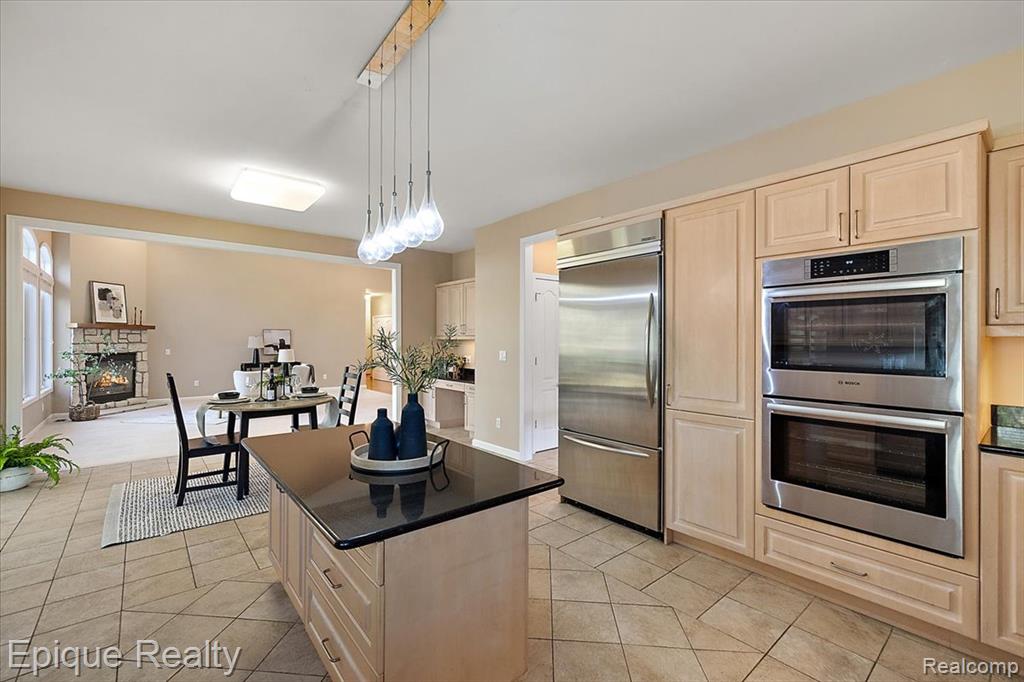 374 Oakbridge Drive