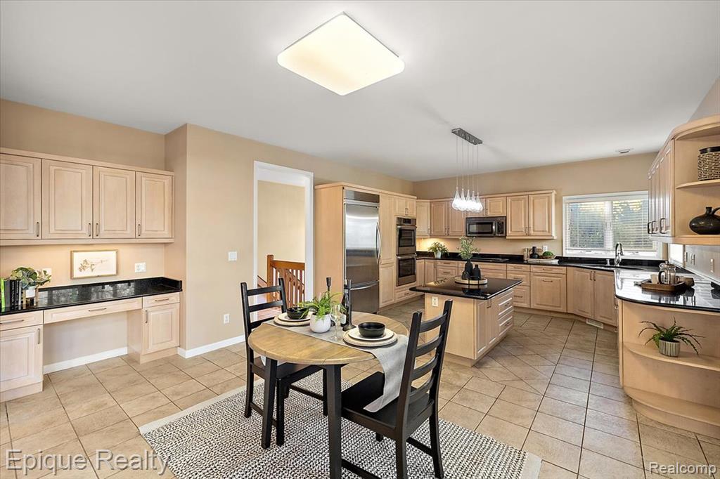 374 Oakbridge Drive
