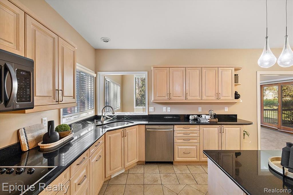 374 Oakbridge Drive