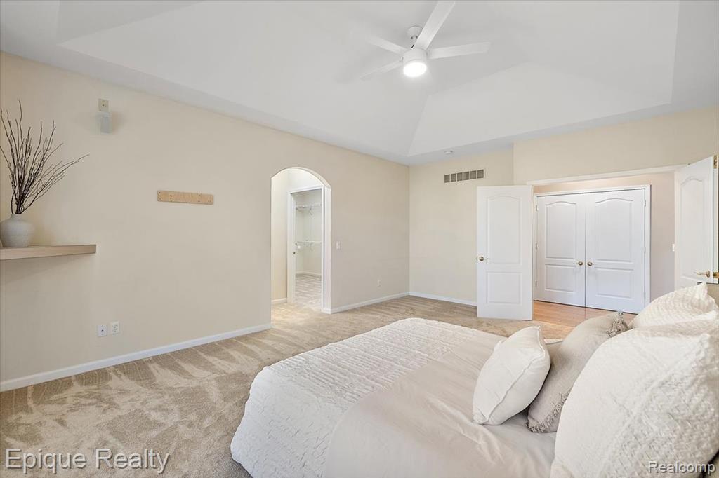 374 Oakbridge Drive