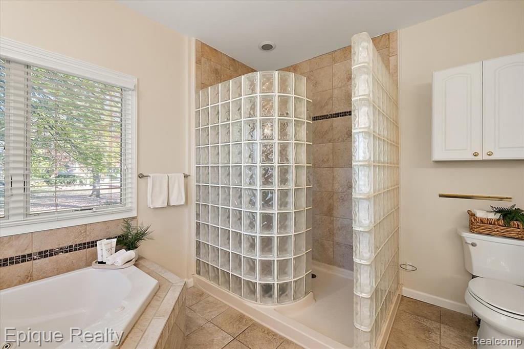 374 Oakbridge Drive