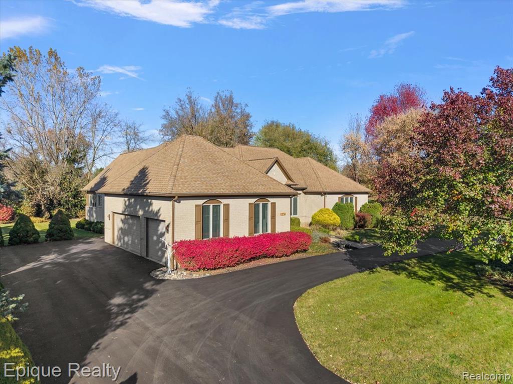 374 Oakbridge Drive
