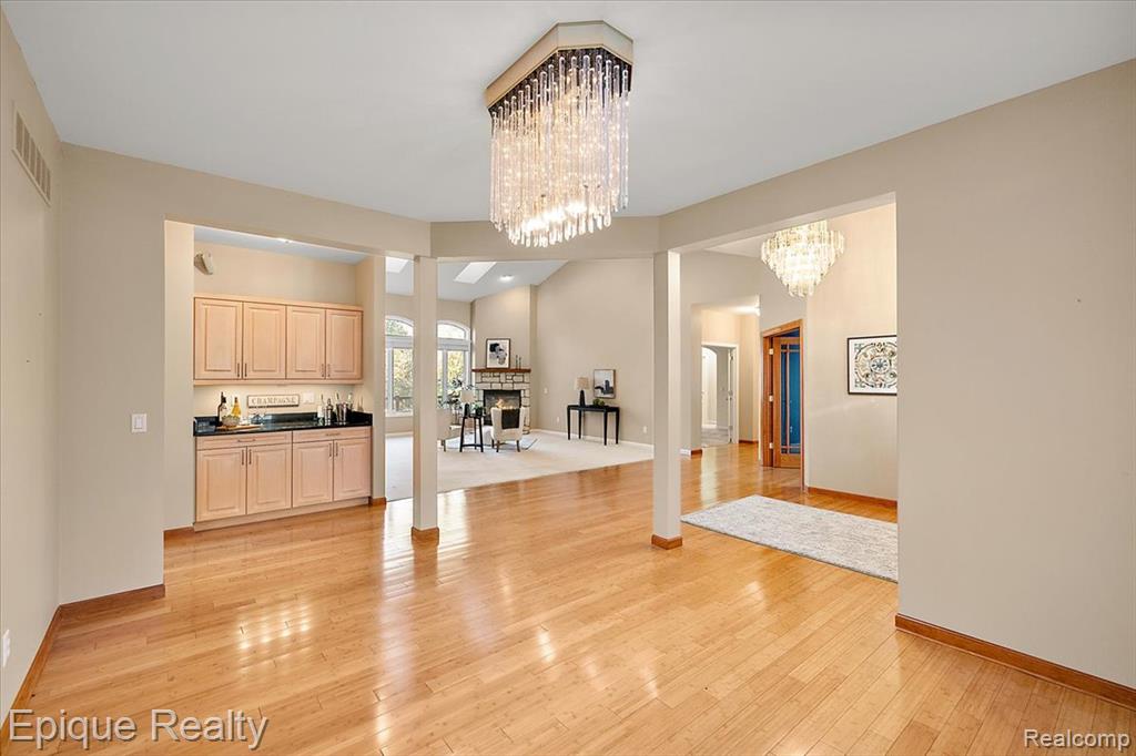 374 Oakbridge Drive