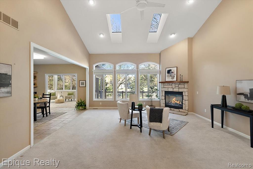 374 Oakbridge Drive