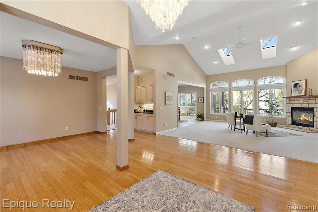 374 Oakbridge Drive