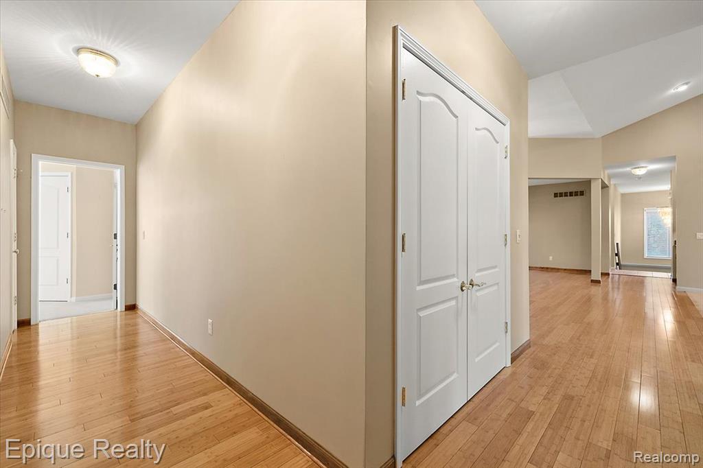 374 Oakbridge Drive