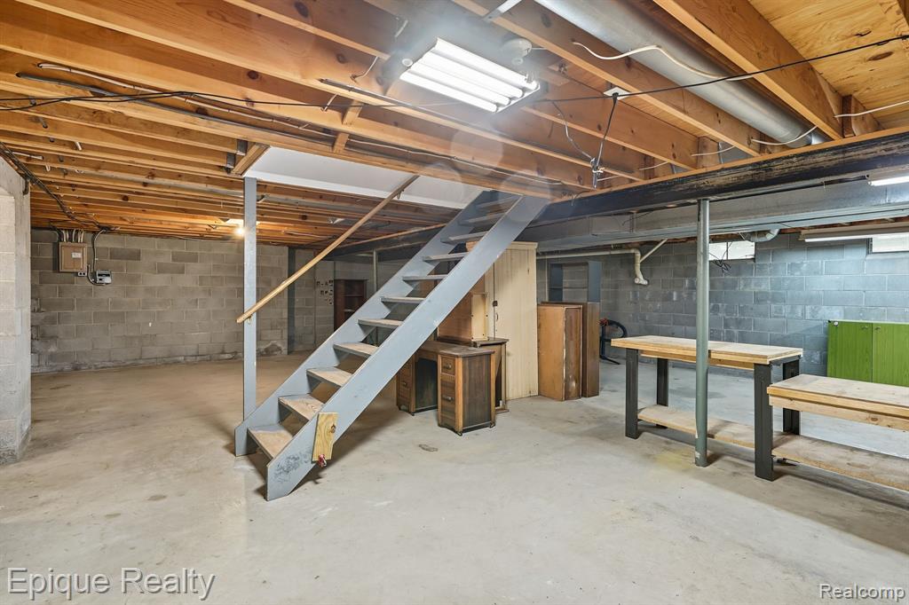 10208 Reid Road