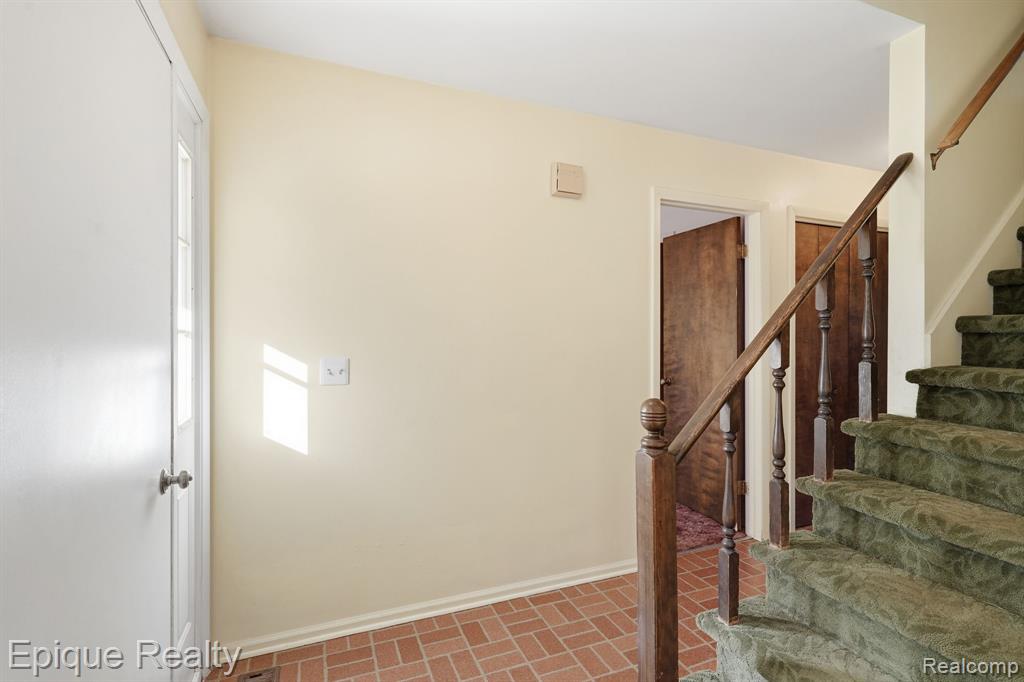 10208 Reid Road