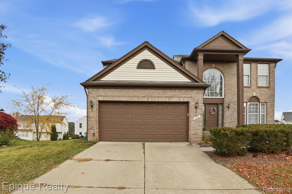 755 Lacosta Court