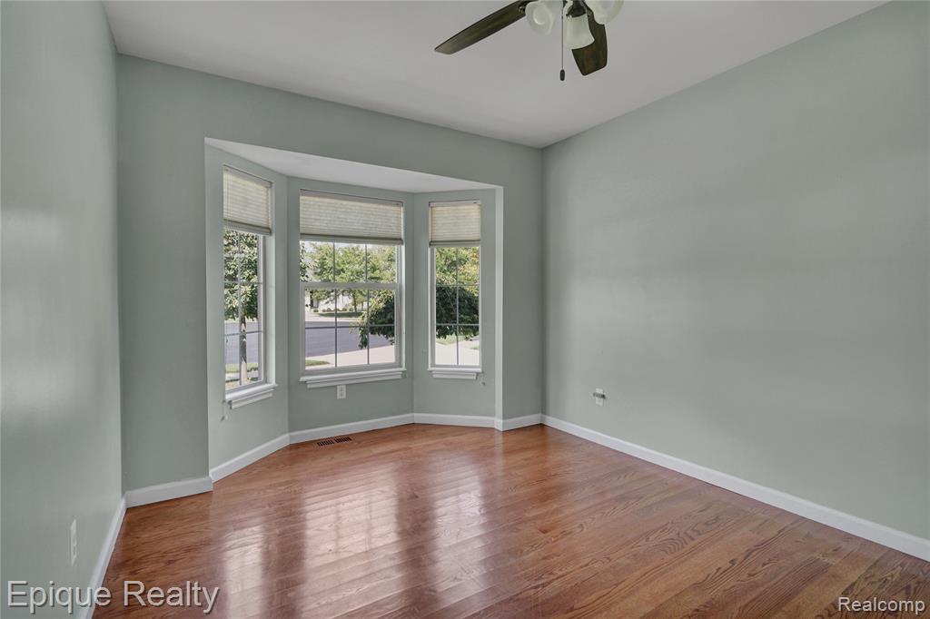 1920 Kenneth F Brown Court