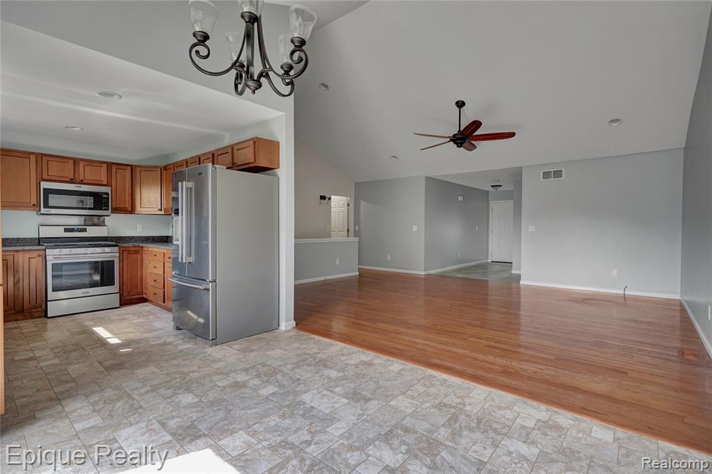 1920 Kenneth F Brown Court