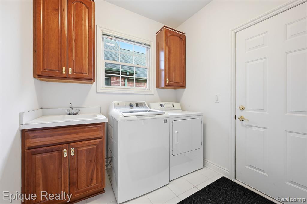 115 Sandhills Lane