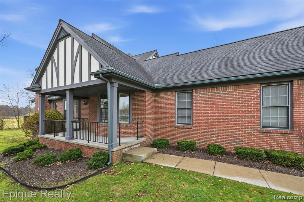 115 Sandhills Lane