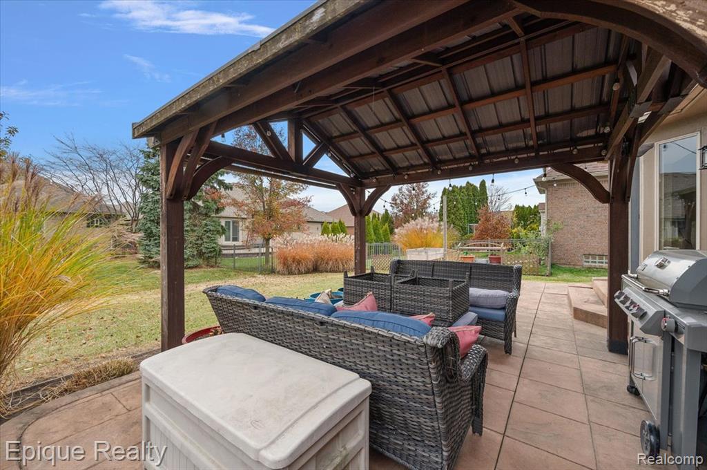 48309 Tecumseh Drive