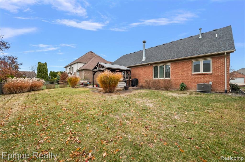 48309 Tecumseh Drive