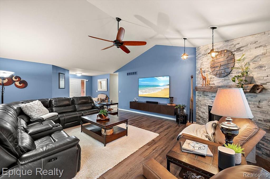 48309 Tecumseh Drive