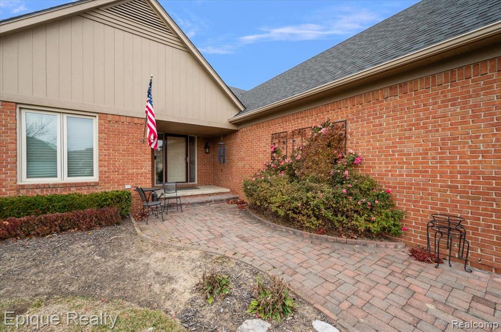 48309 Tecumseh Drive