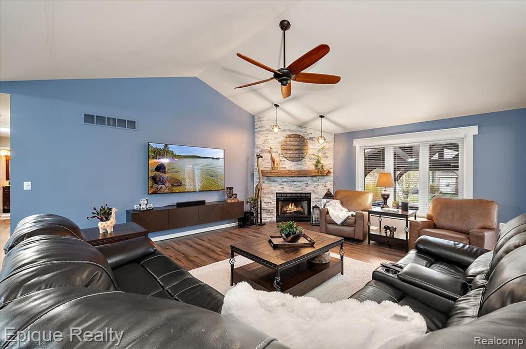 48309 Tecumseh Drive