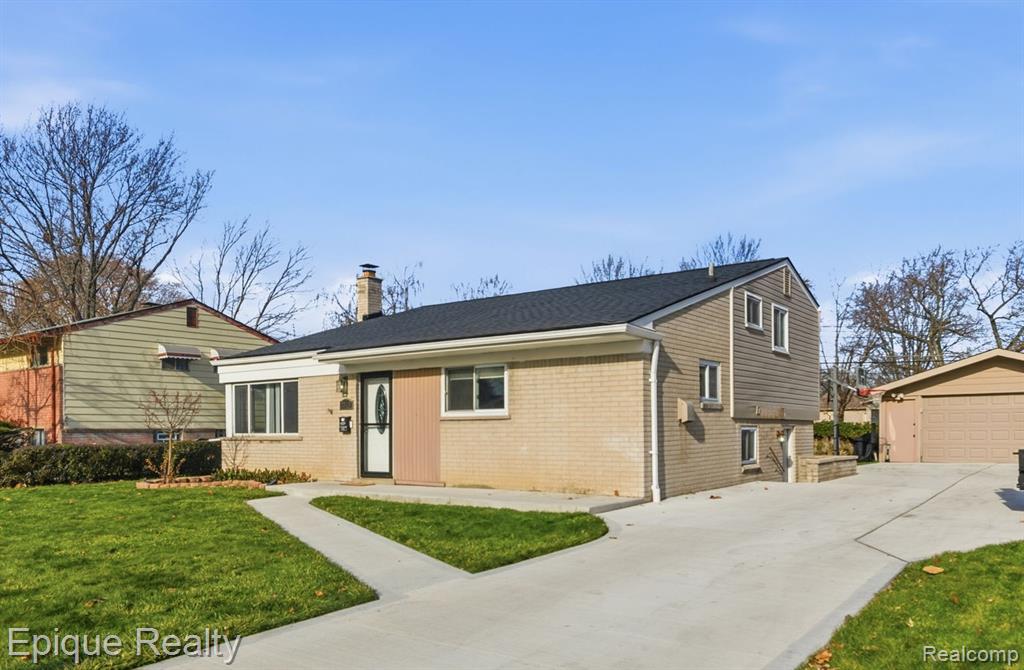 20413 Caniff Street