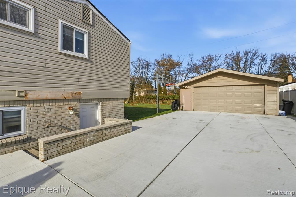 20413 Caniff Street
