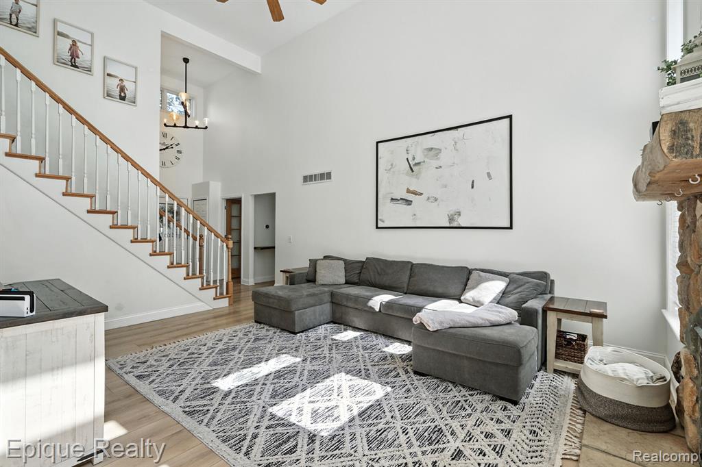 9446 Fair Oaks Drive