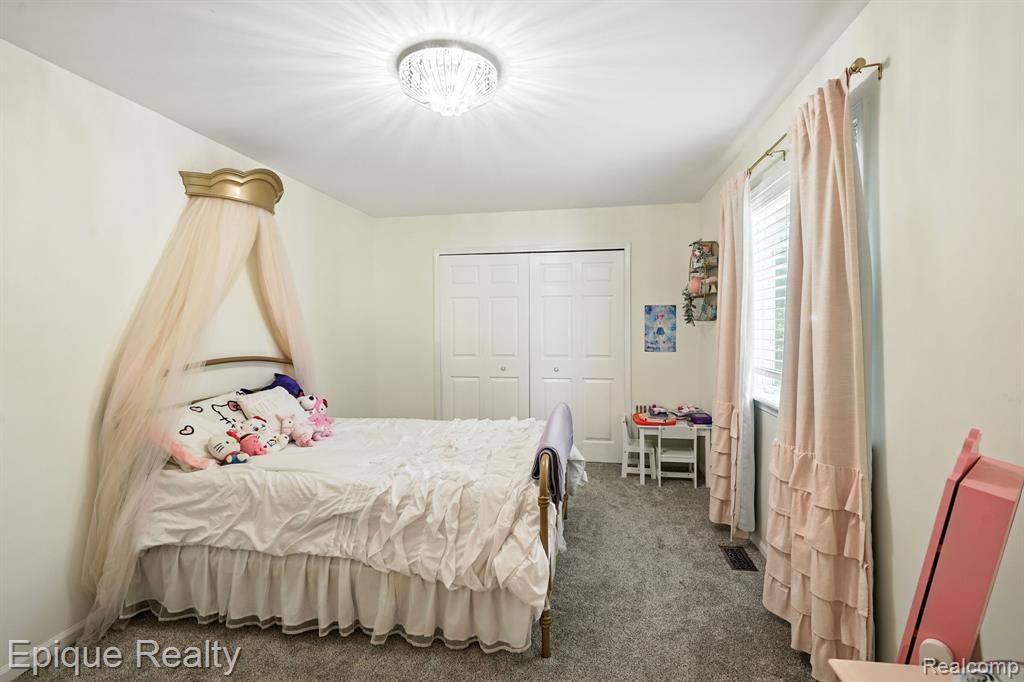 9446 Fair Oaks Drive