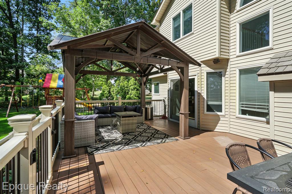 9446 Fair Oaks Drive