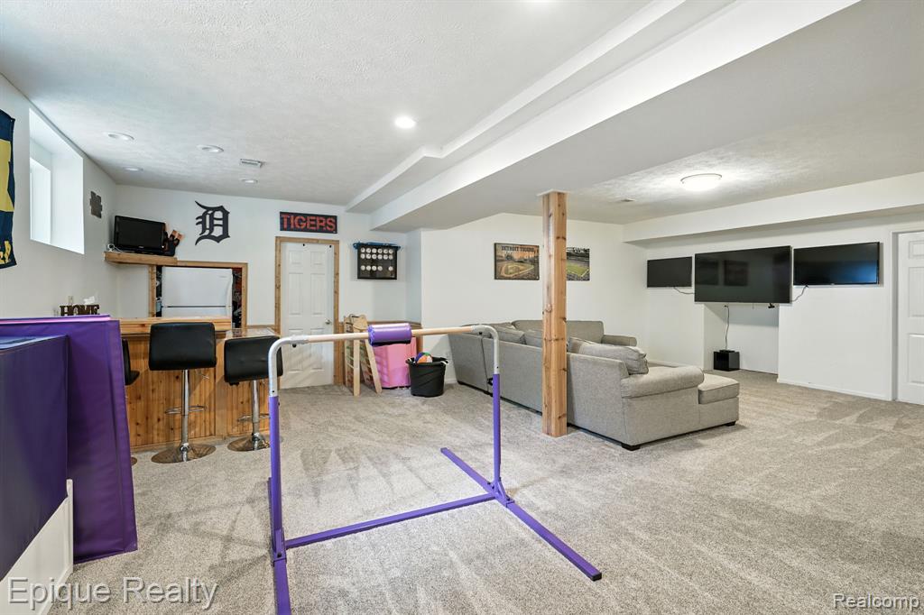 9446 Fair Oaks Drive
