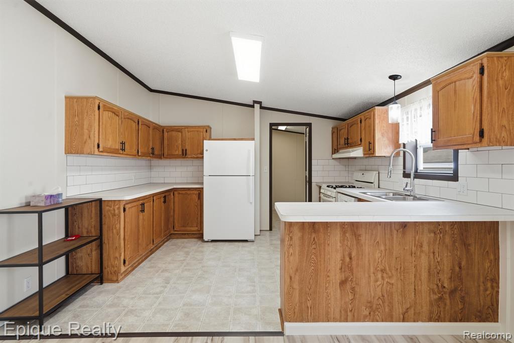 271 Lovell Court