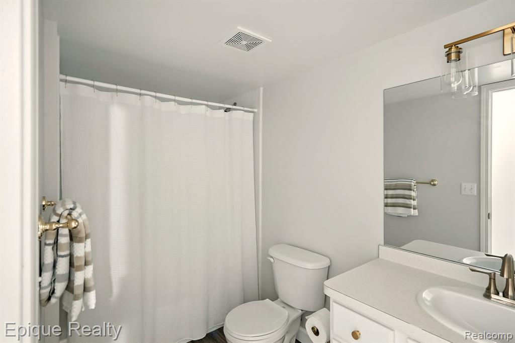 4977 Oak Hill Drive