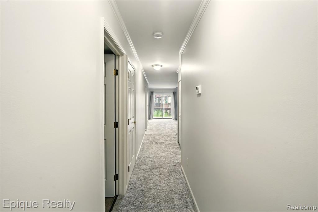 4977 Oak Hill Drive