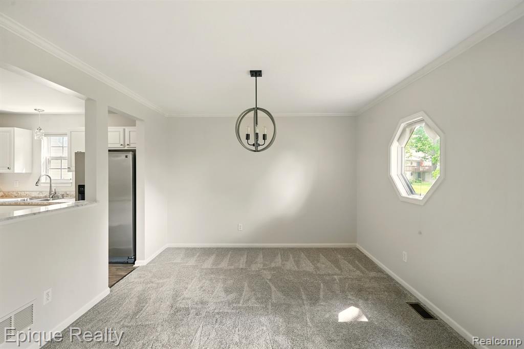 4977 Oak Hill Drive
