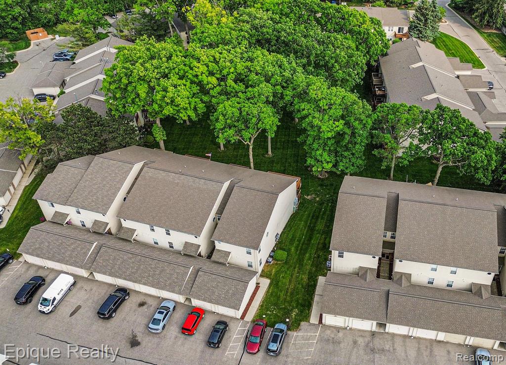 4977 Oak Hill Drive