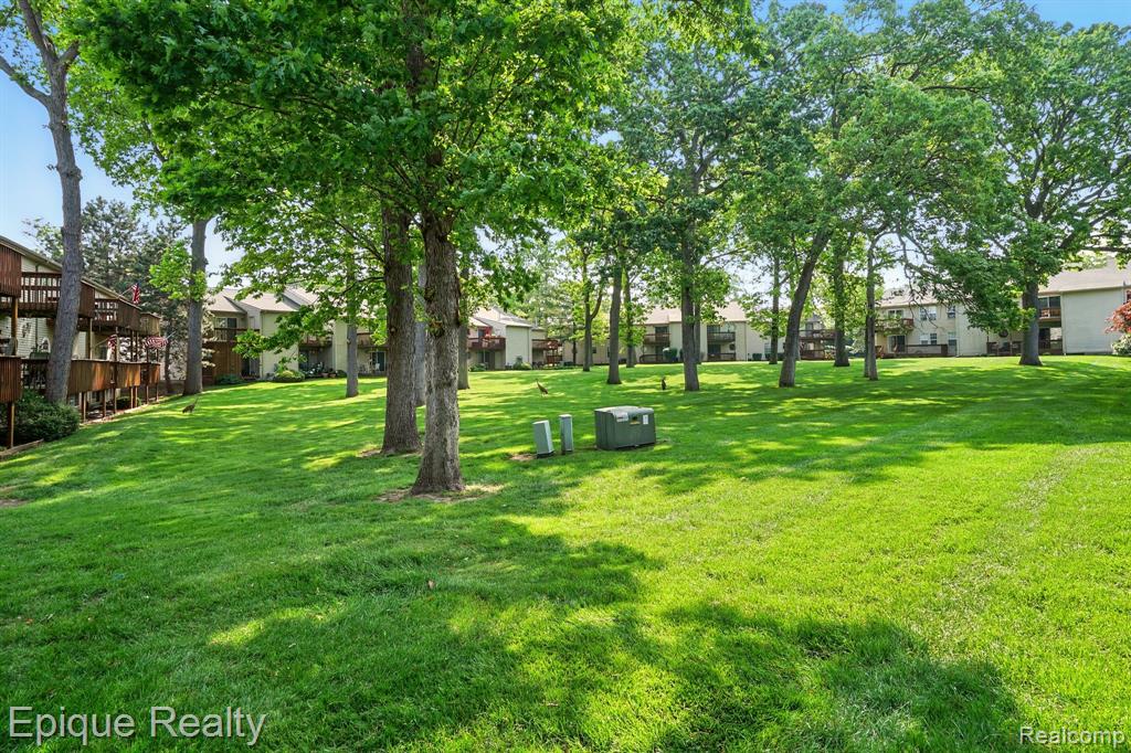 4977 Oak Hill Drive