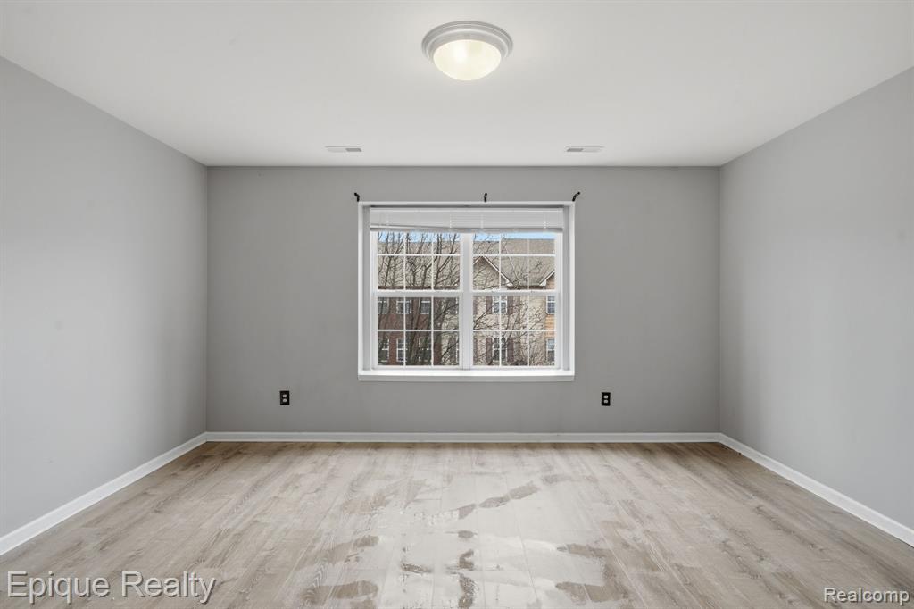 2206 Knotty Pine Trail
