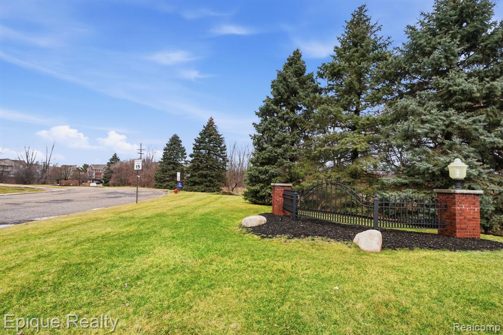 2206 Knotty Pine Trail