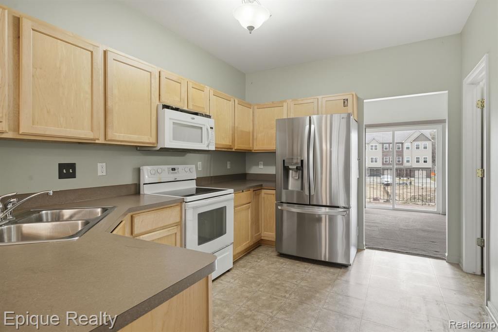 2206 Knotty Pine Trail