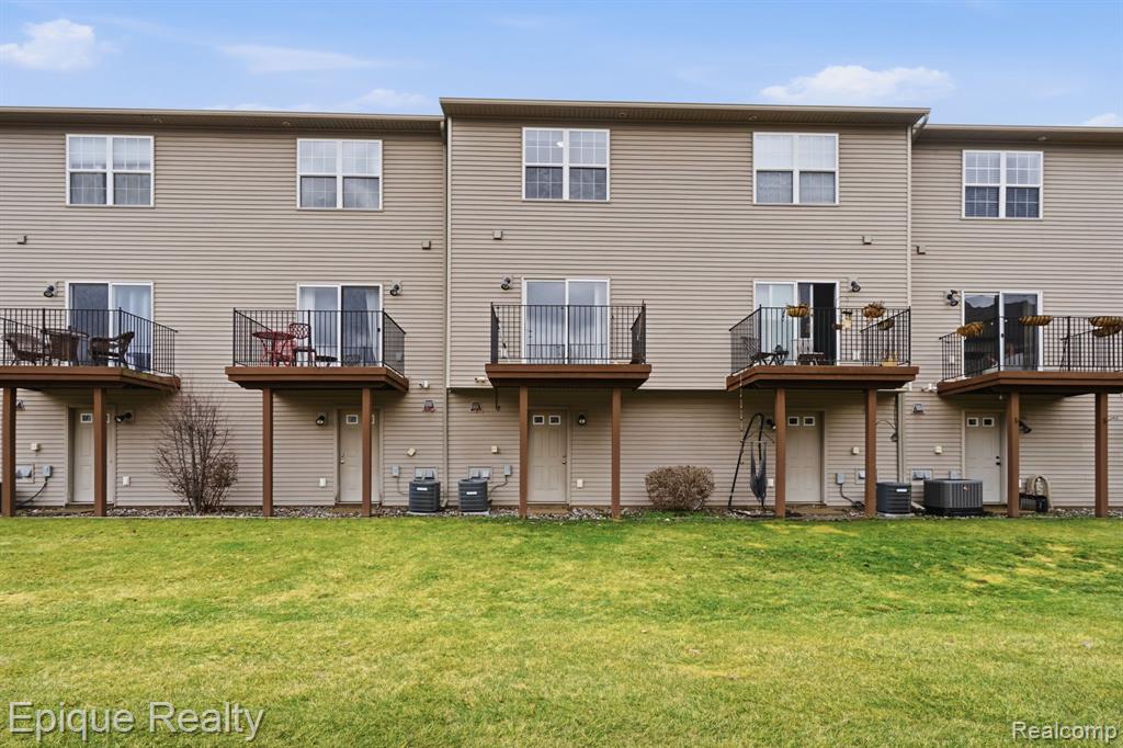 2206 Knotty Pine Trail