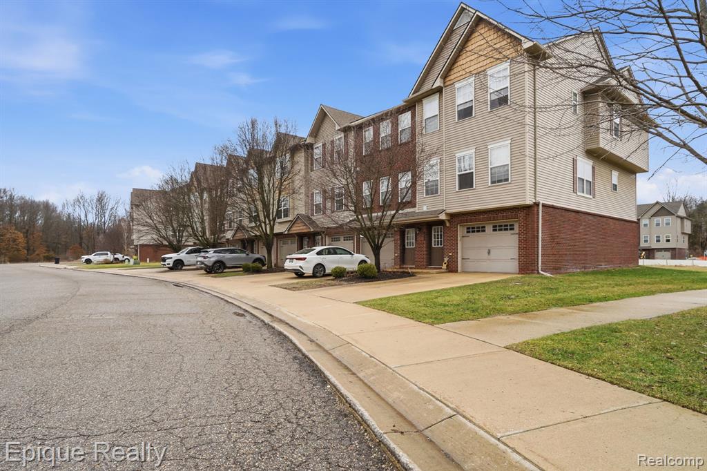 2206 Knotty Pine Trail