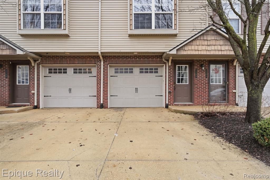 2206 Knotty Pine Trail