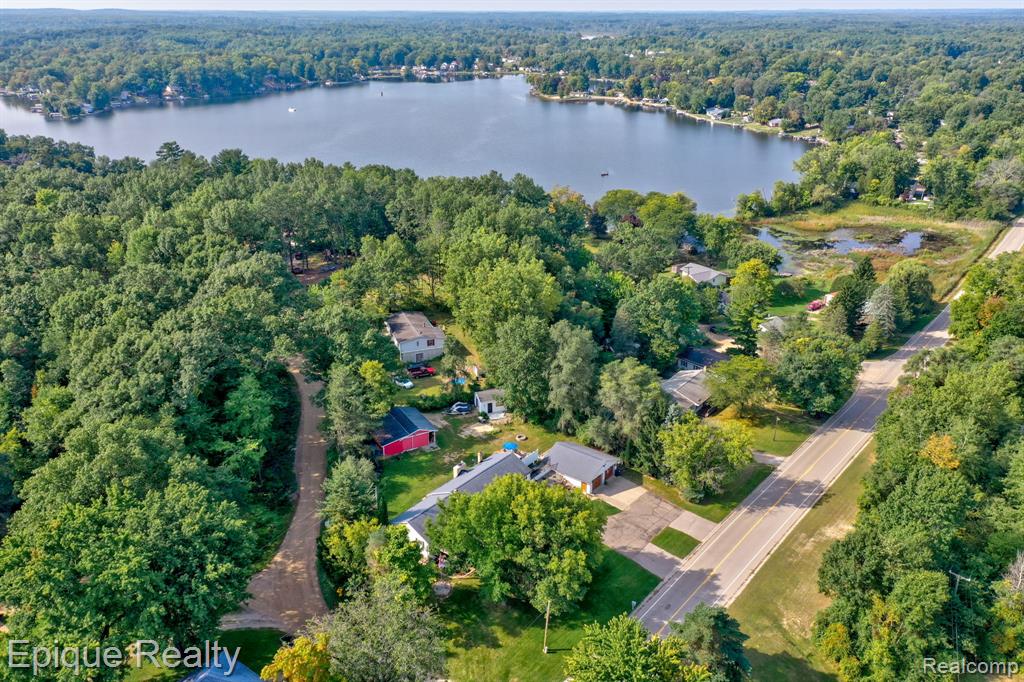 1422 E Barnes Lake Road