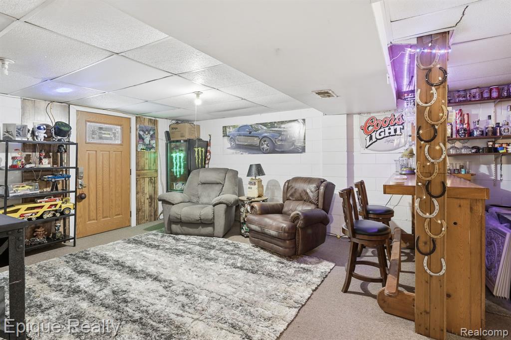 1422 E Barnes Lake Road