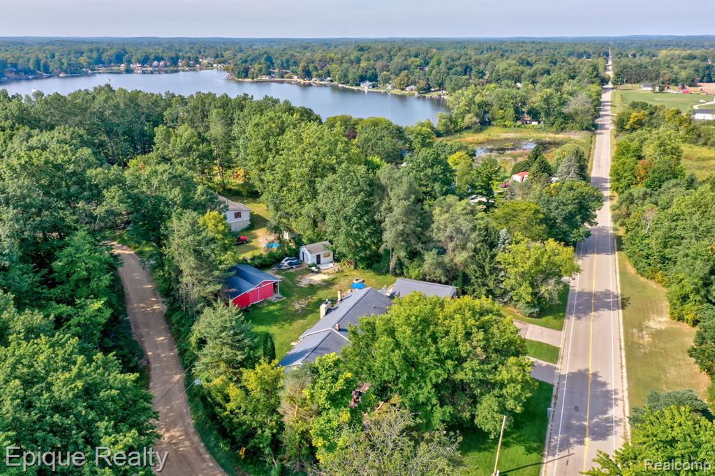 1422 E Barnes Lake Road