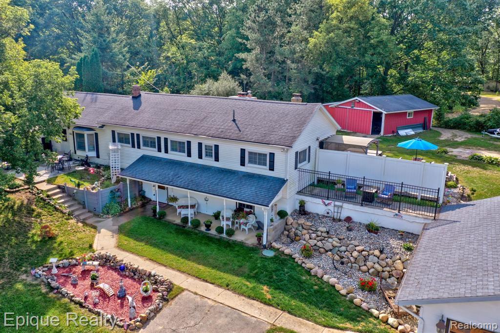 1422 E Barnes Lake Road