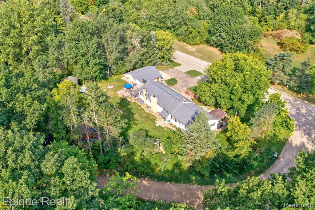 1422 E Barnes Lake Road