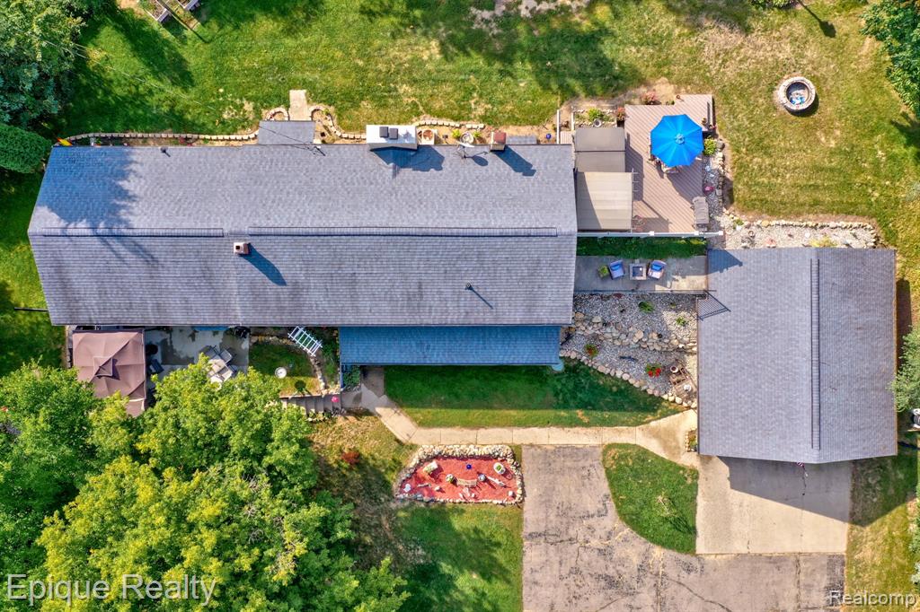 1422 E Barnes Lake Road
