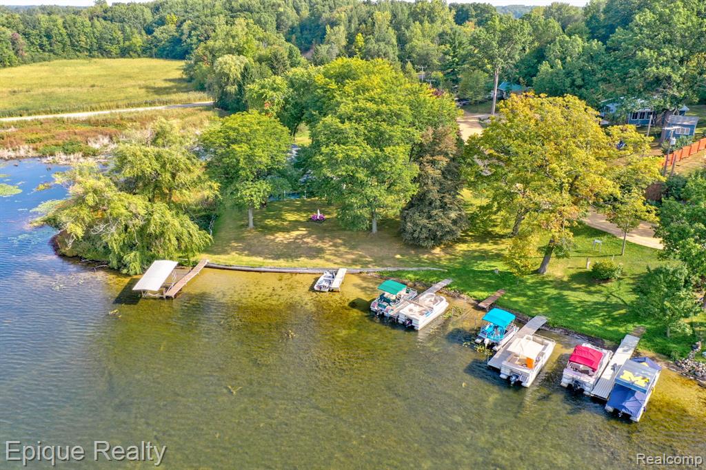 1422 E Barnes Lake Road