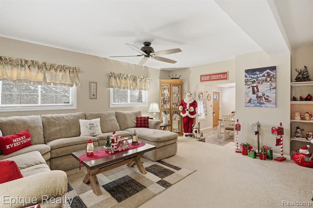 1422 E Barnes Lake Road