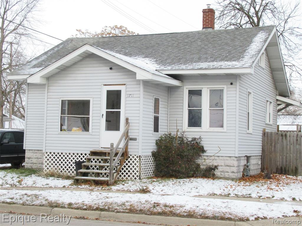 1711 Oak Street