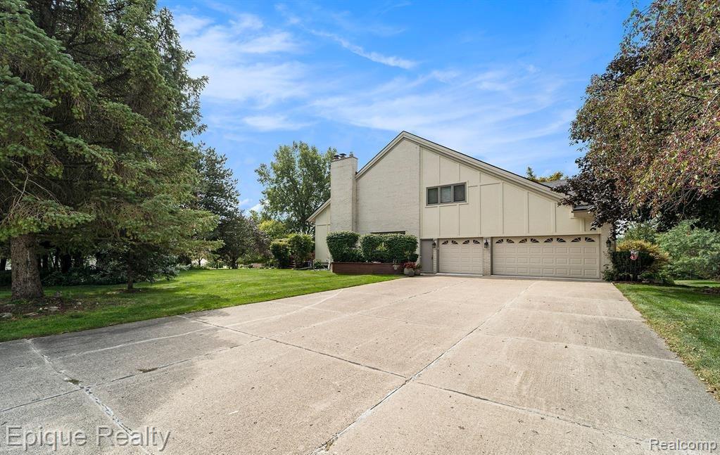 2029 Birchwood Way